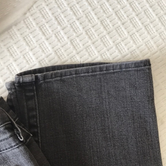 True Religion light grey straight legged - Picture 4 of 6